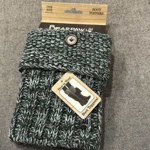 NWT Bearpaw Boot toppers. One size. Grey knit